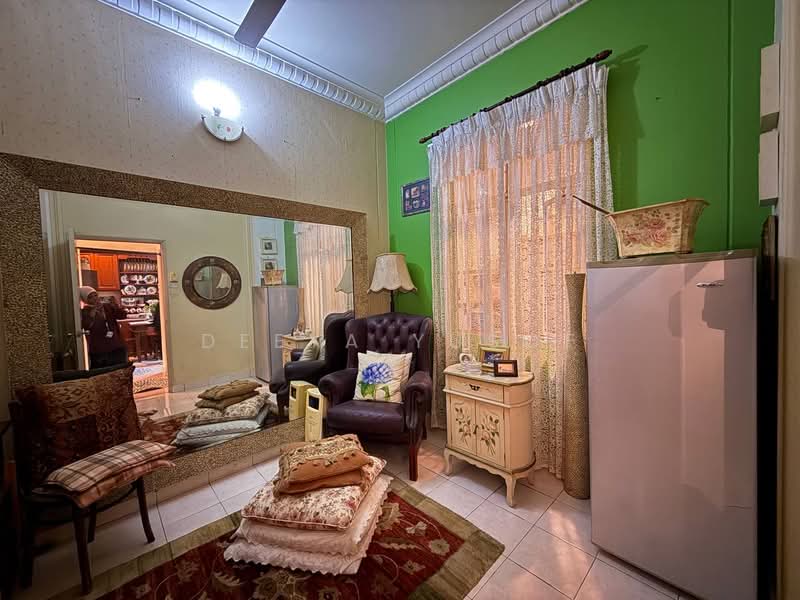 2.5-storey Terraced House for Sale in Seksyen 7 (Shah Alam) - Deeya Yusof - PropertyGuru.com.my