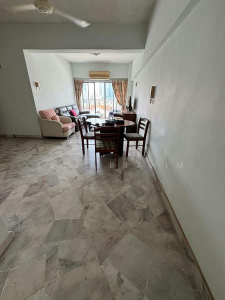 Kondominium untuk Dijual di Sri Pelangi Condominiums - Azli Ibrahim - Living Room - PropertyGuru.com.my
