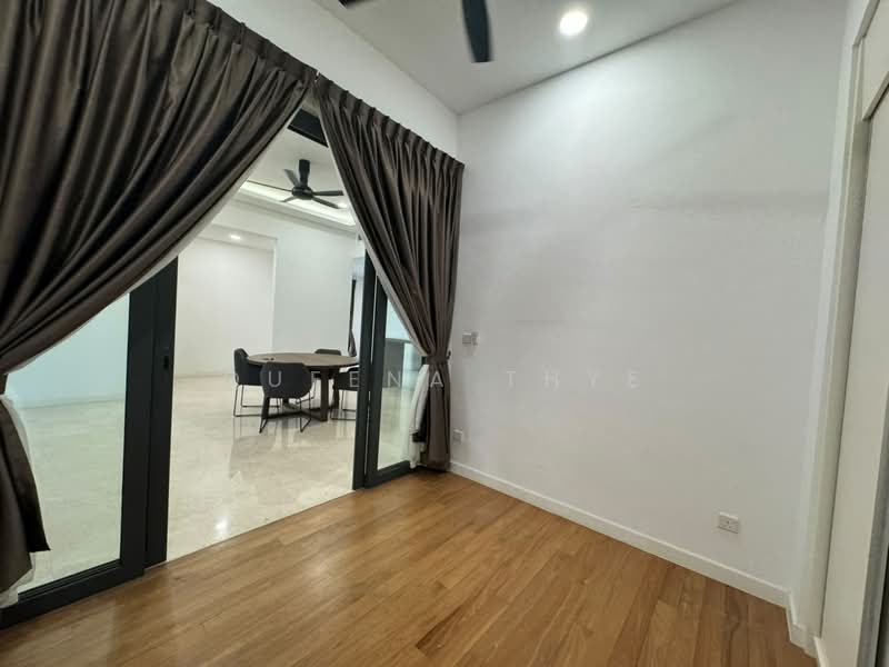 Kediaman Servis untuk Disewa di The Astaka @ 1 Bukit Senyum - Queena Thye - Dining Room - PropertyGuru.com.my