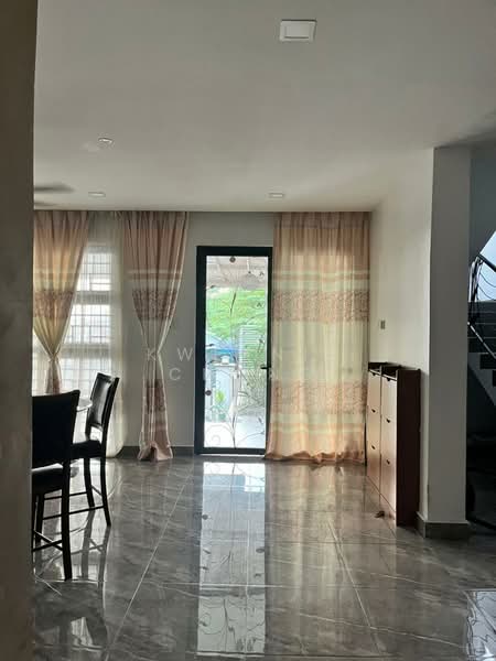 Rumah Banglo untuk Dijual di Kampung Lembah Jaya Utara (Ampang) - Kweenie Chong - Dining Room - PropertyGuru.com.my