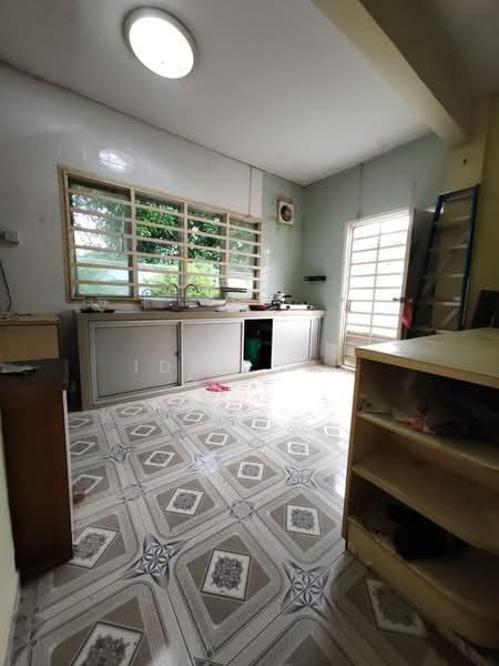 Semi-Detached House for Sale in Taman Bukit Kempas (Tampoi) - Iden Tan - Kitchen - PropertyGuru.com.my