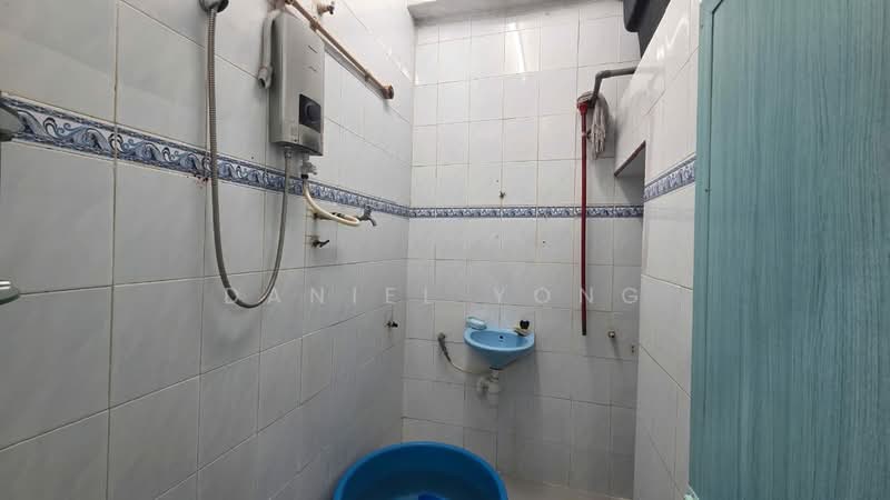 Rumah Bandar untuk Dijual di Taman Klang Utama (Kapar) - Daniel Yong - Bathroom - PropertyGuru.com.my