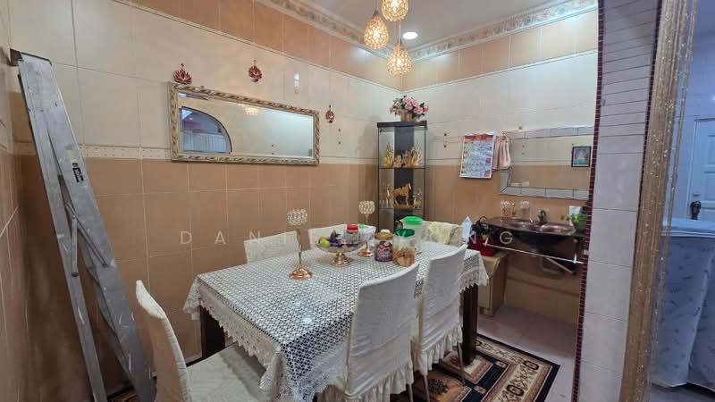 Rumah Bandar untuk Dijual di Taman Klang Utama (Kapar) - Daniel Yong - Dining Room - PropertyGuru.com.my