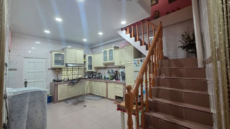 Rumah Bandar untuk Dijual di Taman Klang Utama (Kapar) - Daniel Yong - Kitchen - PropertyGuru.com.my