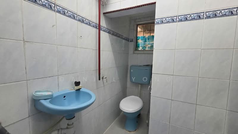 Rumah Bandar untuk Dijual di Taman Klang Utama (Kapar) - Daniel Yong - Bathroom - PropertyGuru.com.my