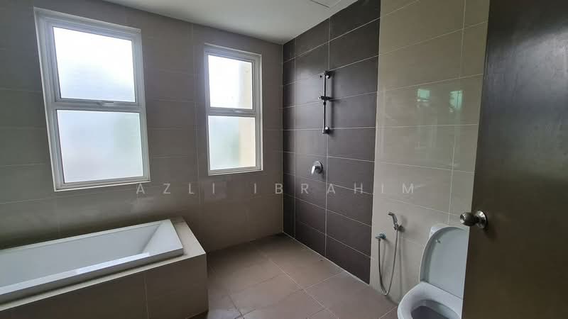 Rumah Berkembar untuk Dijual di Kampung Sungai Ramal Dalam (Bangi) - Azli Ibrahim - Bathroom - PropertyGuru.com.my