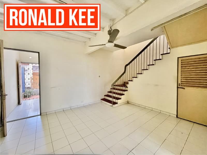 Terraced House for Sale in Island Glades (Jelutong) - Ronald Kee - Living Room - PropertyGuru.com.my