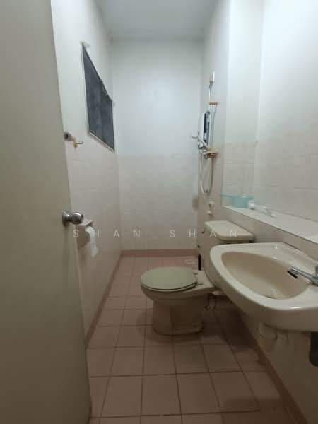 Rumah Teres 2 Tingkat untuk Dijual di Usj 22 (Subang Jaya) - Shan Shan - Bathroom - PropertyGuru.com.my