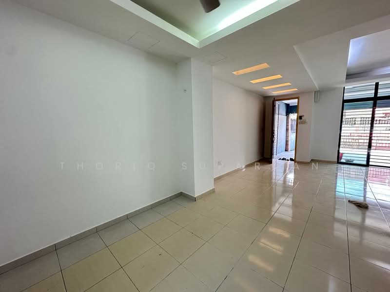 2.5-storey Terraced House for Rent in Ampang Saujana (Ampang) - Thoriq Suparman - Living Room - PropertyGuru.com.my