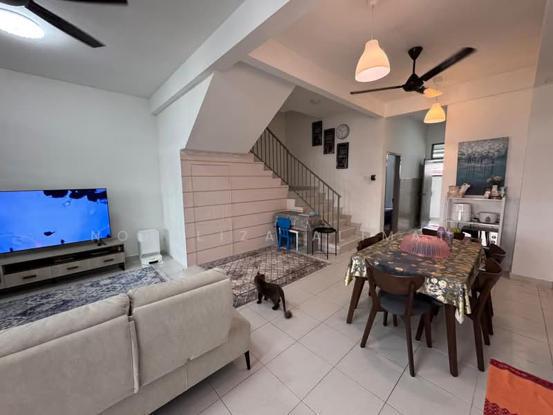 2.5-storey Terraced House for Sale in Taman Pulai Mutiara (Iskandar Puteri (Nusajaya)) - Noraliza Alimat - Living Room - PropertyGuru.com.my