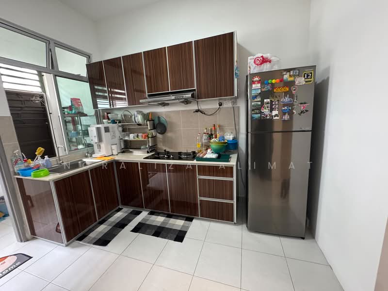 2.5-storey Terraced House for Sale in Taman Pulai Mutiara (Iskandar Puteri (Nusajaya)) - Noraliza Alimat - Kitchen - PropertyGuru.com.my