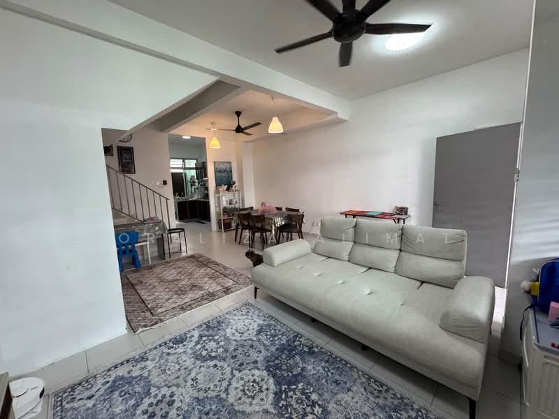 2.5-storey Terraced House for Sale in Taman Pulai Mutiara (Iskandar Puteri (Nusajaya)) - Noraliza Alimat - Living Room - PropertyGuru.com.my