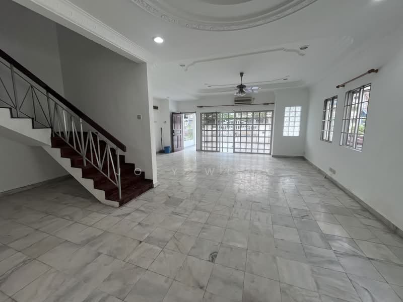 2-storey Terraced House for Sale in BANDAR PUCHONG JAYA (Puchong) - Joey Wong - Living Room - PropertyGuru.com.my