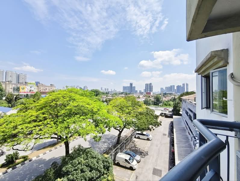 Kondominium untuk Dijual di Pandan Ville Condominium - Azli Ibrahim - Balcony - PropertyGuru.com.my