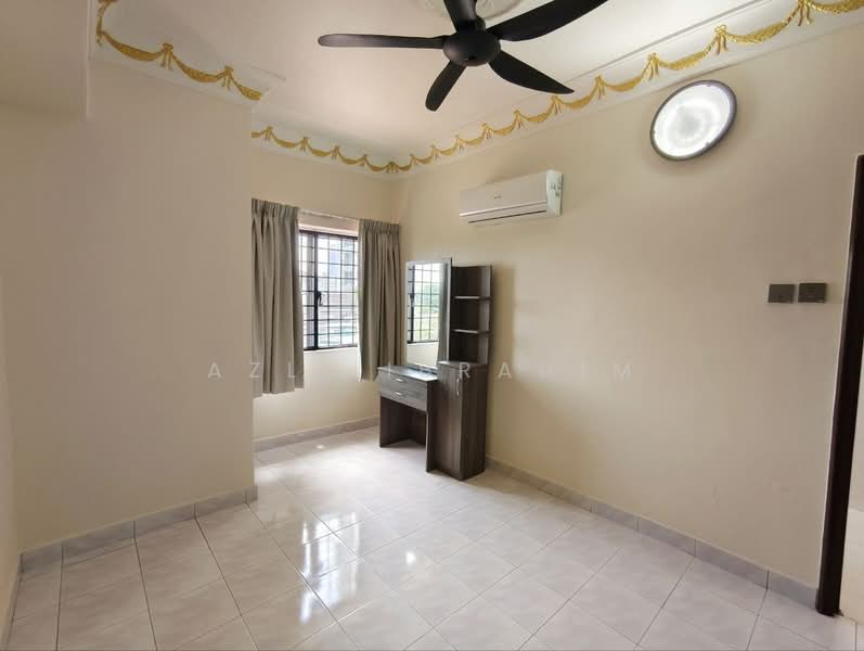 Kondominium untuk Dijual di Pandan Ville Condominium - Azli Ibrahim - Bedroom - PropertyGuru.com.my