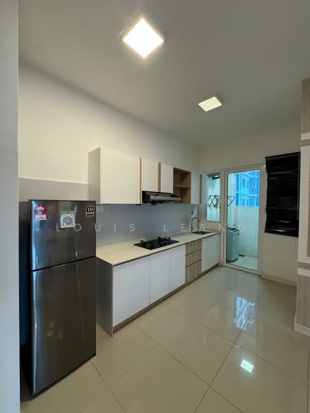 Kondominium untuk Disewa di Scenaria @ North Kiara Hills - Louis Leang - Kitchen - PropertyGuru.com.my