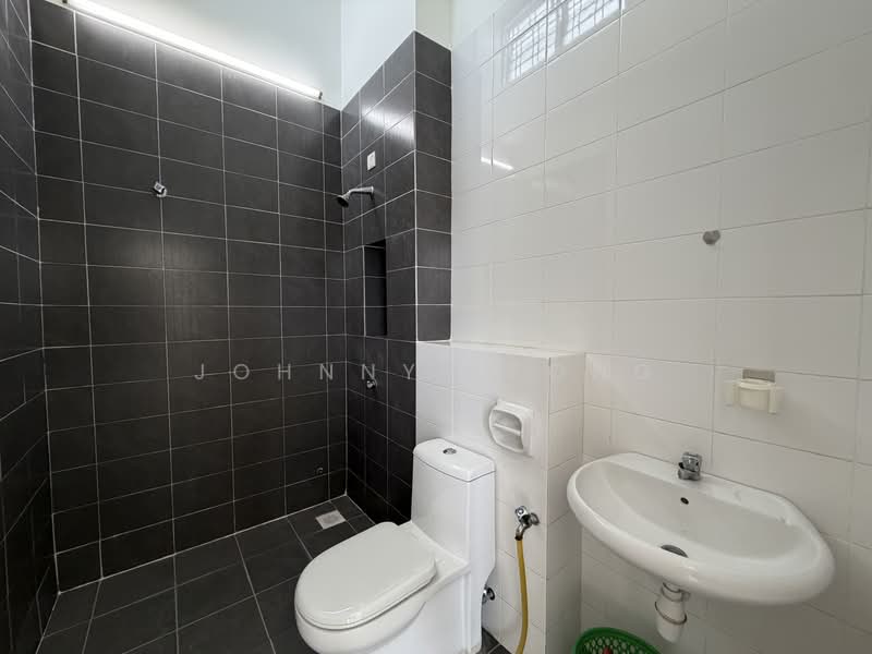 Rumah Teres 2 Tingkat untuk Disewa di Setia Ecohill (Semenyih) - Johnny Leong - Bathroom - PropertyGuru.com.my
