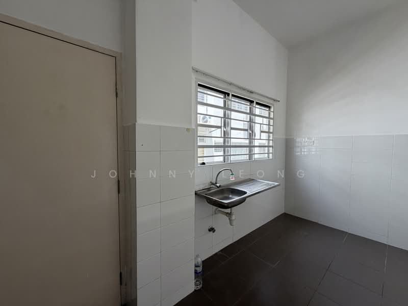 Rumah Teres 2 Tingkat untuk Disewa di Setia Ecohill (Semenyih) - Johnny Leong - Kitchen - PropertyGuru.com.my