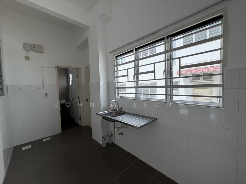 Rumah Teres 2 Tingkat untuk Disewa di Setia Ecohill (Semenyih) - Johnny Leong - Kitchen - PropertyGuru.com.my
