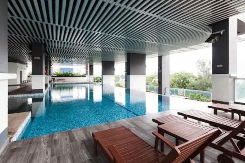 Servis Apartment untuk Dijual di Vue Residences - Fifi Natasya - Pool - PropertyGuru.com.my