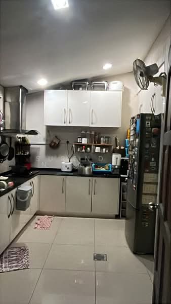 Semi-Detached House for Sale in Glenmarie Cove (Klang) - Surendran Karapiah - Kitchen - PropertyGuru.com.my