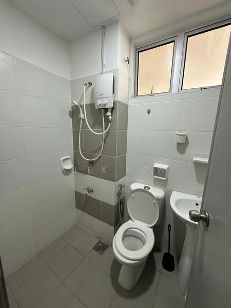 Apartment for Rent at Bayu Angkasa - Alex How - Bathroom - PropertyGuru.com.my