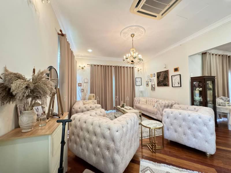 Rumah Banglo untuk Dijual di Bukit Jelutong (Shah Alam) - Adzura Zamedin - Living Room - PropertyGuru.com.my