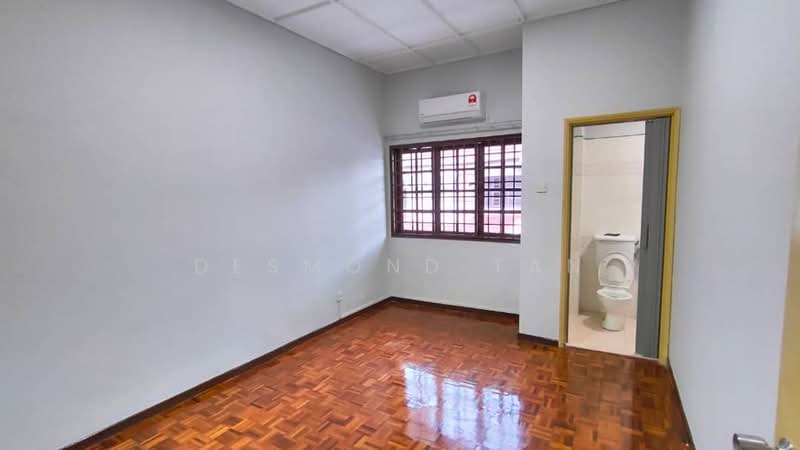Rumah Teres 2 Tingkat untuk Dijual di Taman Sea (Petaling Jaya) - Desmond Tan - Bathroom - PropertyGuru.com.my