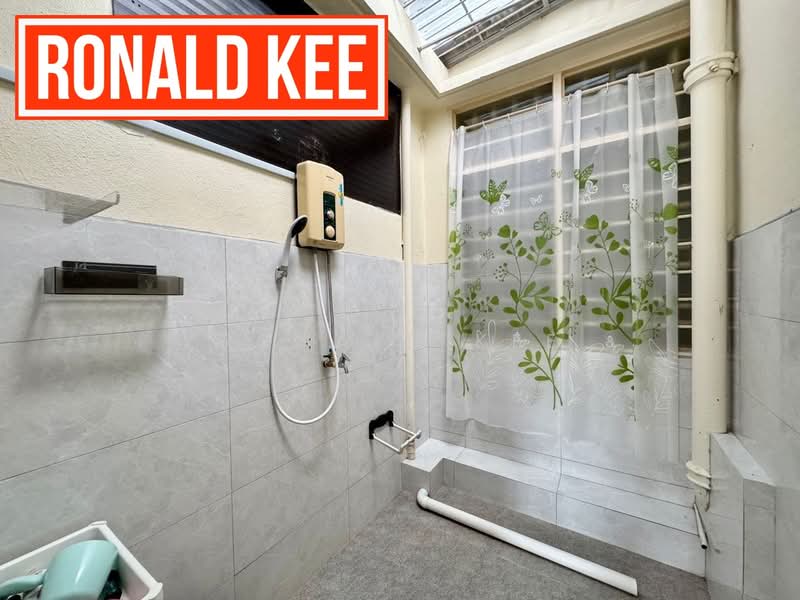 Terraced House for Sale in Pulau Tikus (George Town) - Ronald Kee - Bathroom - PropertyGuru.com.my