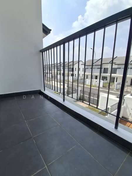 2-storey Terraced House for Sale in Kota Tinggi (Johor) - Daniel Yong - Balcony - PropertyGuru.com.my