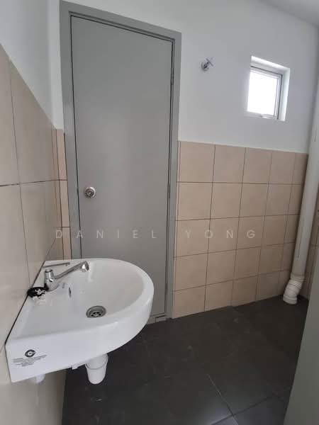 2-storey Terraced House for Sale in Kota Tinggi (Johor) - Daniel Yong - Bathroom - PropertyGuru.com.my