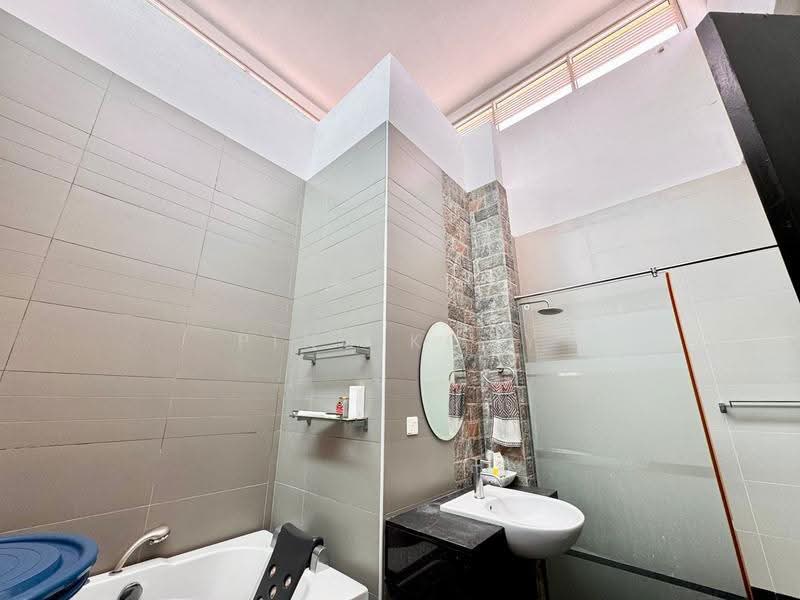 Rumah Berkembar untuk Dijual di Minden Heights (Gelugor) - Ping Koay - Bathroom - PropertyGuru.com.my