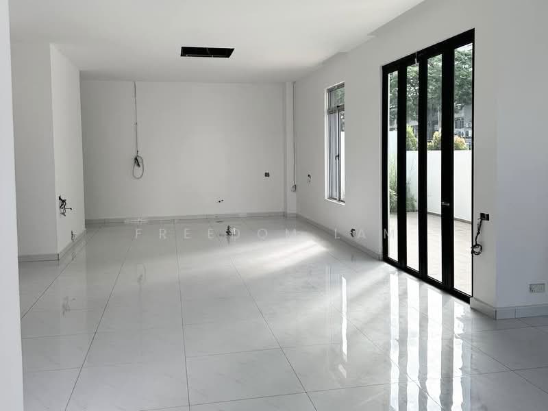 Rumah Berkembar untuk Dijual di Taman Nusa Bestari (Iskandar Puteri (Nusajaya)) - Freedom Lam - Living Room - PropertyGuru.com.my