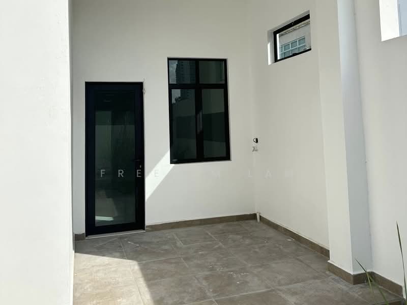 Rumah Berkembar untuk Dijual di Taman Nusa Bestari (Iskandar Puteri (Nusajaya)) - Freedom Lam - Backyard - PropertyGuru.com.my