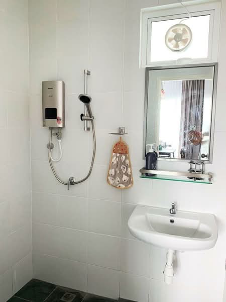 Condominium for Rent at SummerSkye Residences - Alex Lim - Bathroom - PropertyGuru.com.my