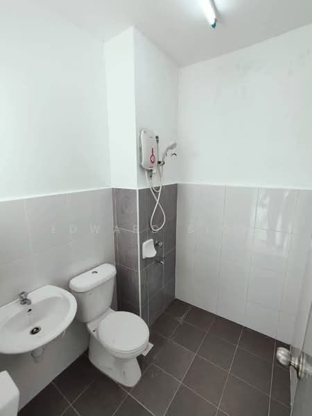 Rumah Berkembar untuk Disewa di Taman Mutiara Rini (Skudai) - Edward Siow - Bathroom - PropertyGuru.com.my