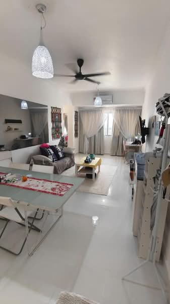 Pangsapuri untuk Disewa di Menara Kuda Lari - Alex Wong - Living Room - PropertyGuru.com.my