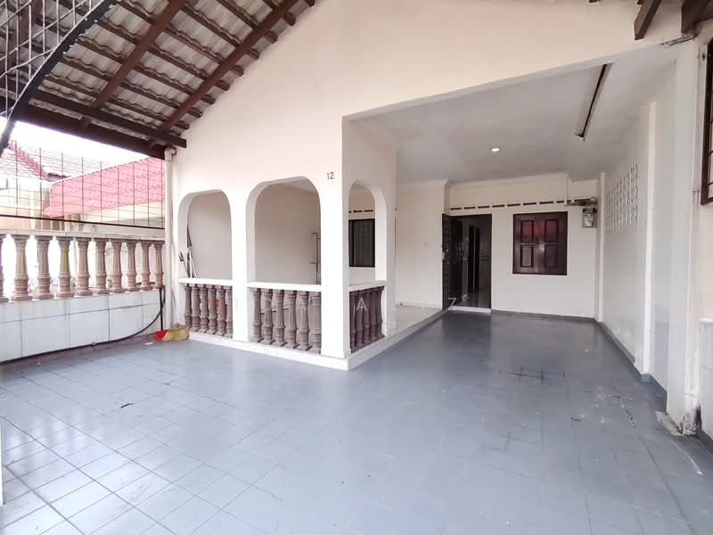 Rumah Teres 1 Tingkat untuk Dijual di Taman Universiti (Skudai) - Ida Aziz - Exterior - PropertyGuru.com.my