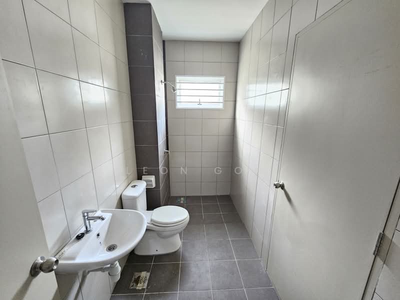 2-storey Terraced House for Sale in Bandar Rimbayu (Telok Panglima Garang) - Leon Goh - Bathroom - PropertyGuru.com.my