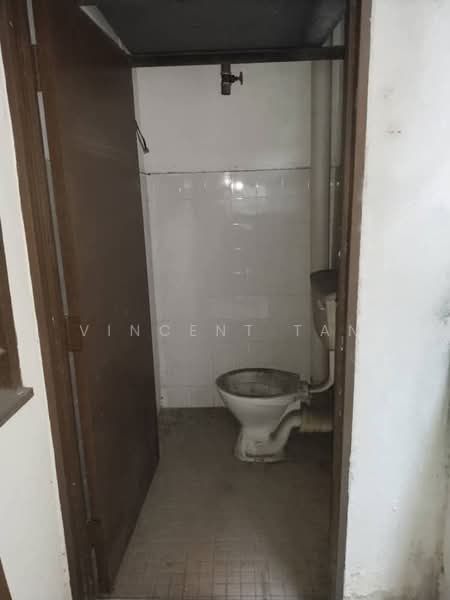 Flat for Sale at Seri Kemboja - Vincent Tan - Bathroom - PropertyGuru.com.my