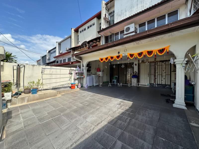 3-storey Terraced House for Sale in Taman Desa Seputeh (Seputeh) - Adzura Zamedin - Exterior - PropertyGuru.com.my