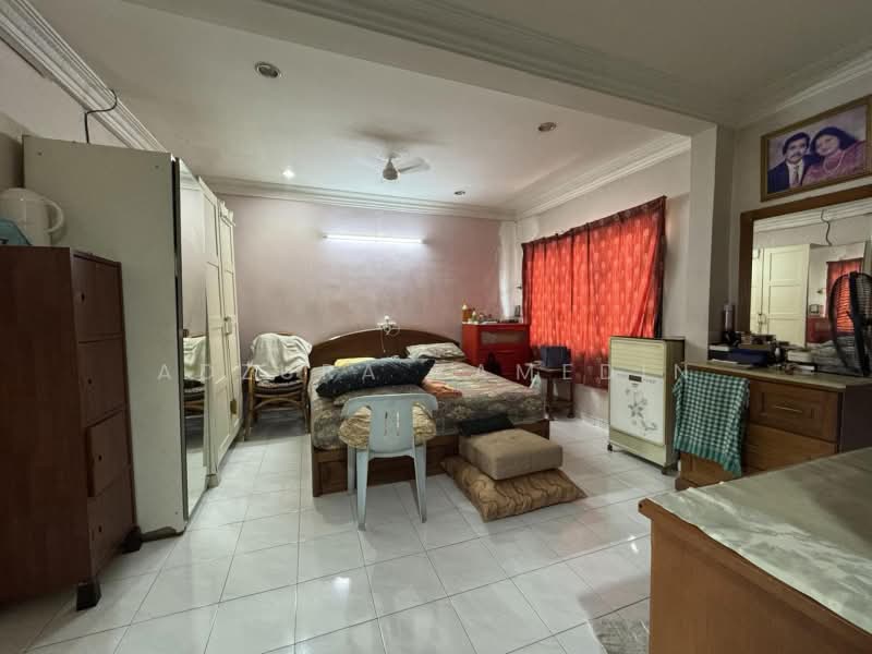 3-storey Terraced House for Sale in Taman Desa Seputeh (Seputeh) - Adzura Zamedin - Bedroom - PropertyGuru.com.my