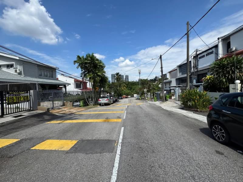 3-storey Terraced House for Sale in Taman Desa Seputeh (Seputeh) - Adzura Zamedin - Exterior - PropertyGuru.com.my