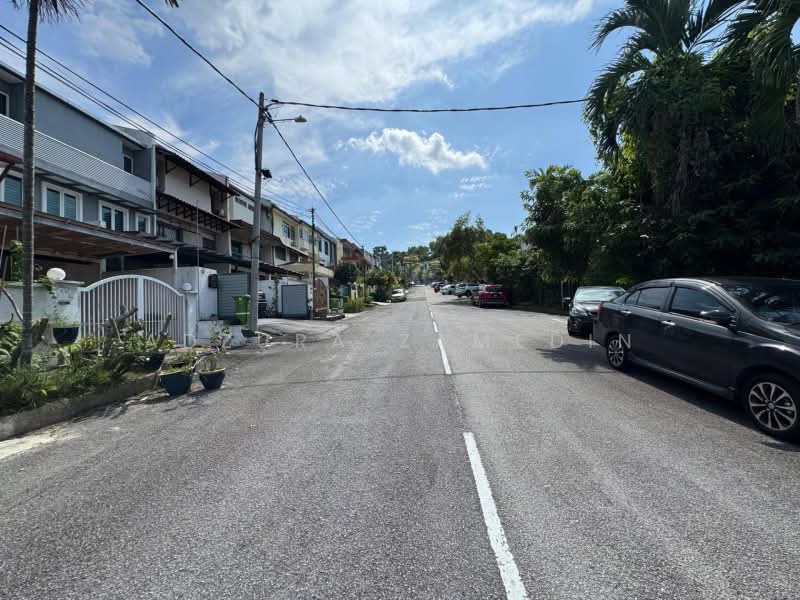 3-storey Terraced House for Sale in Taman Desa Seputeh (Seputeh) - Adzura Zamedin - Exterior - PropertyGuru.com.my