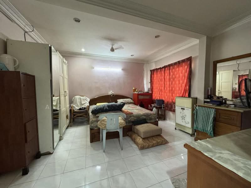 3-storey Terraced House for Sale in Taman Desa Seputeh (Seputeh) - Adzura Zamedin - Bedroom - PropertyGuru.com.my