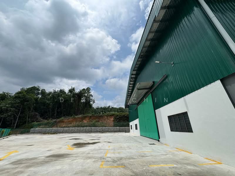 Gudang untuk Disewa di Bandar Utama Batang Kali (Batang Kali) - Dennix Chin - Exterior - PropertyGuru.com.my
