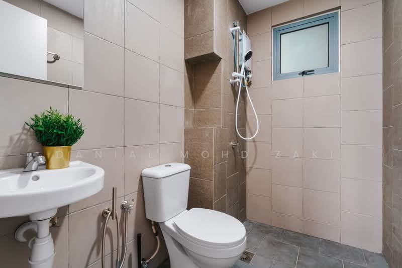 Condominium for Rent at Sky Awani Residensi 3 - Danial Mohd Zaki - Bathroom - PropertyGuru.com.my