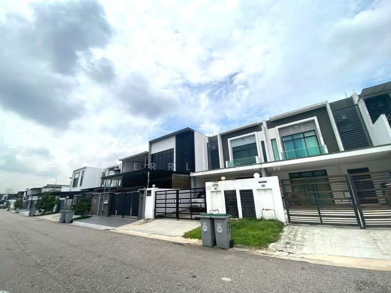 Rumah Teres 2 Tingkat untuk Dijual di Taman Sutera Utama (Skudai) - Sherrly Sow - Exterior - PropertyGuru.com.my