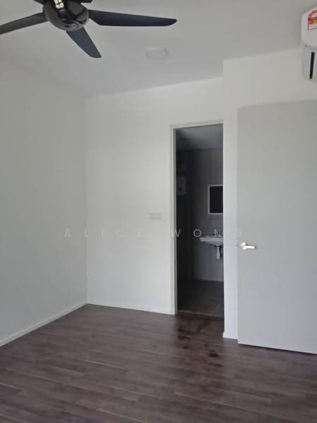 Kediaman Servis untuk Dijual di Geo Bukit Rimau - Alice Wong - Bedroom - PropertyGuru.com.my