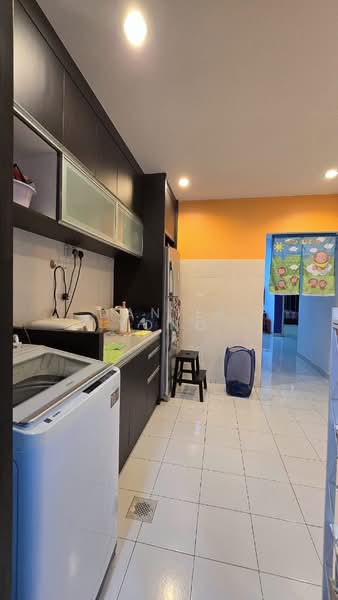 1-storey Terraced House for Sale in Taman Seri Austin (Tebrau) - Daniel Yong - Kitchen - PropertyGuru.com.my